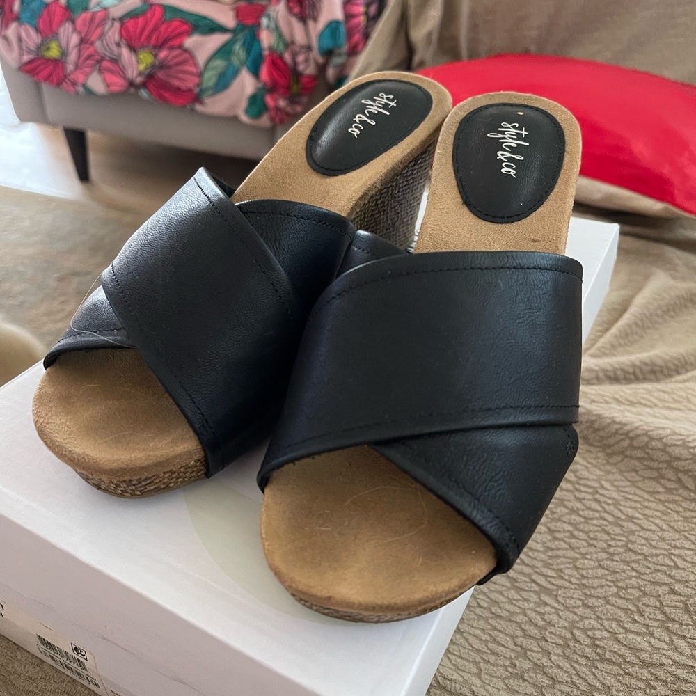 MAKE AN OFFER! STYLE & CO SIZE 7.5 BLACK SANDAL - Picture 4 of 8